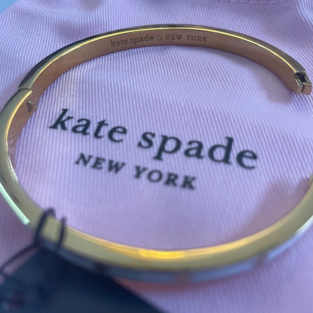 NWT, Spot The Spade Enamel Hinged Bangle, White, - Picture 8 of 11